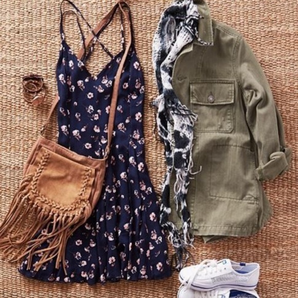 American Eagle Outfitters Dresses & Skirts - Cross-back Flowy Dress
